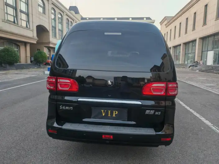 Lingzhi 2023 Model M5L 1.6L Luxury Model 7 seat – фото 6
