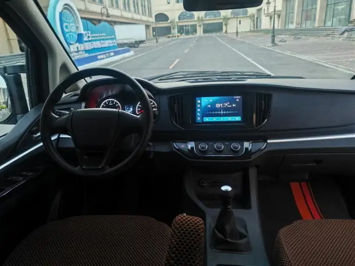 Lingzhi 2023 Model M5L 1.6L Luxury Model 7 seat – фото 10