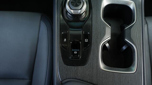 Lexus RZ 2023 450e DIRECT4 Premium – фото 19