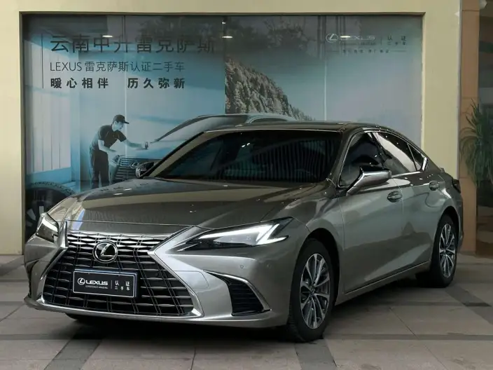 Lexus ES 2025 Model 300h Premium – фото 1