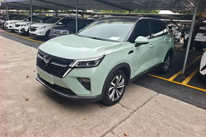 WULING Asta 2021 Model 1.5T Automatic Starlight Edition – фото 1