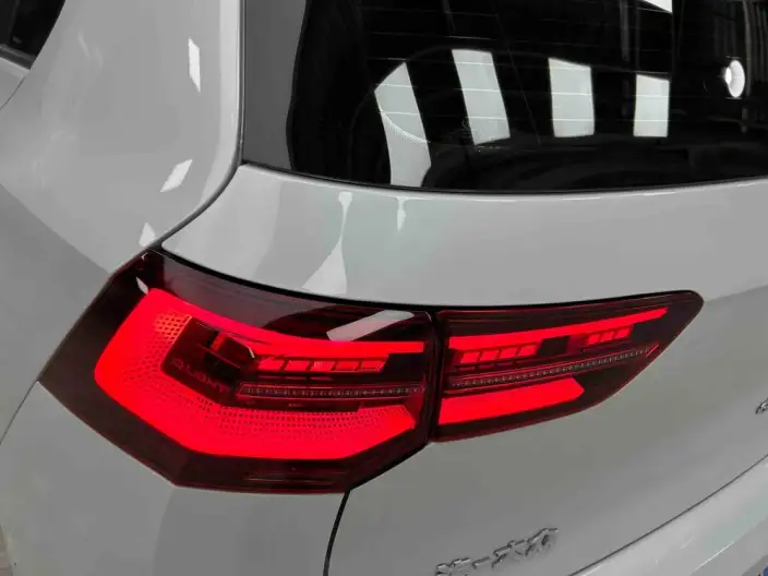 Volkswagen Golf 2023 Model Facelift 280TSI DSG R-Line Lite – фото 9