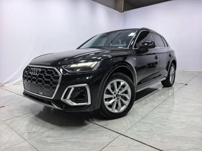 Audi Q5L 2022 Model 40T Luxury Dynamic Model – фото 1