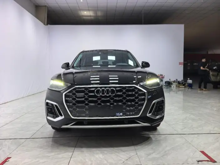 Audi Q5L 2022 Model 40T Luxury Dynamic Model – фото 2