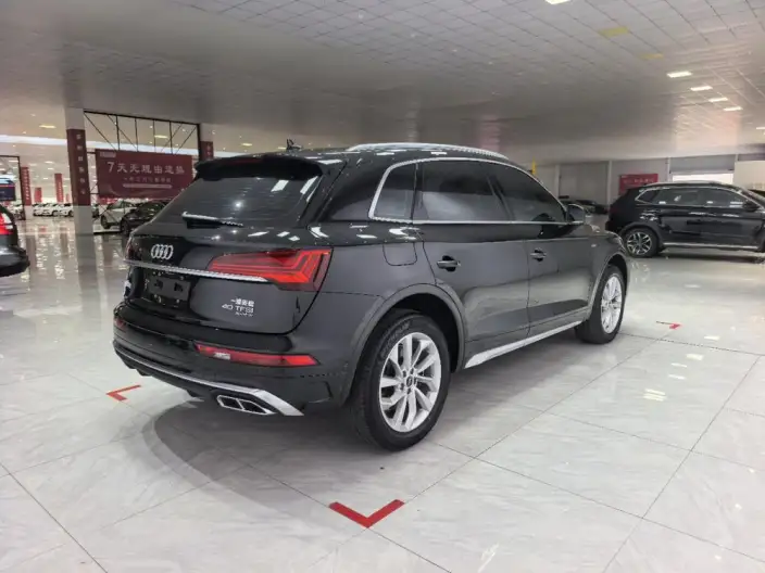 Audi Q5L 2022 Model 40T Luxury Dynamic Model – фото 6