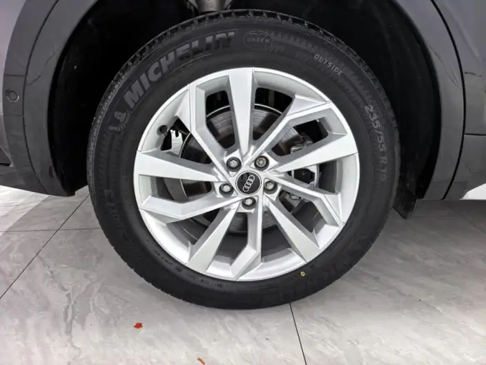 Audi Q5L 2022 Model 40T Luxury Dynamic Model – фото 10