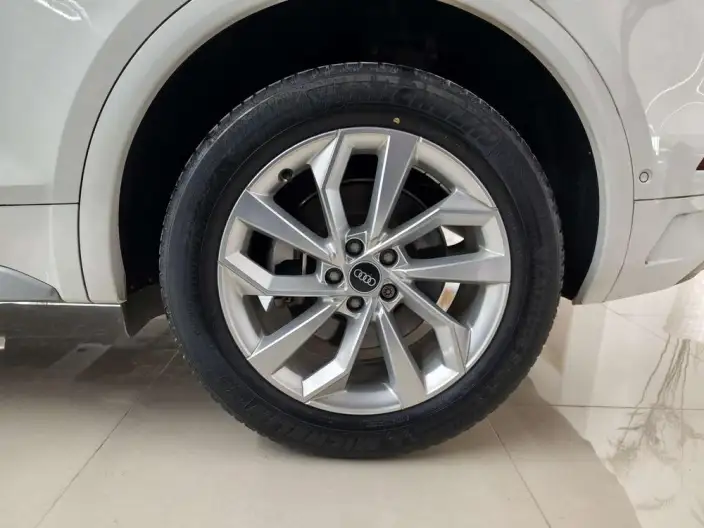 Audi Q5L 2022 Model 40T Luxury Dynamic Model – фото 7