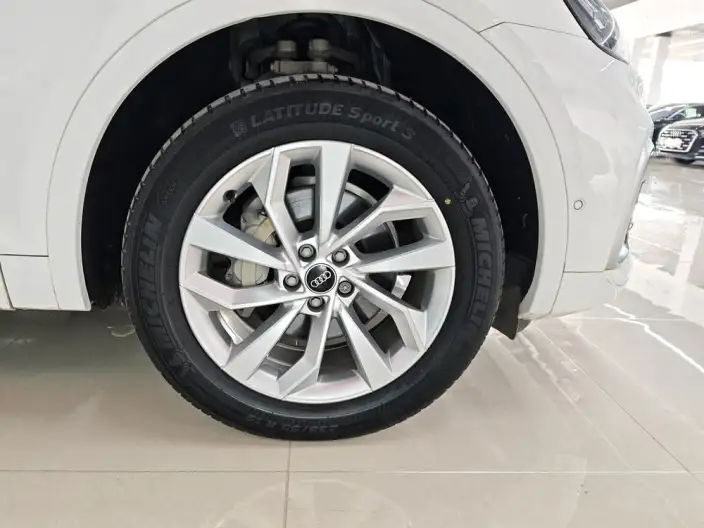 Audi Q5L 2022 Model 40T Luxury Dynamic Model – фото 10