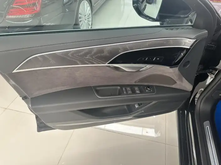 Audi A8 2024 Model A8L 45 TFSI quattro Luxury Model – фото 10