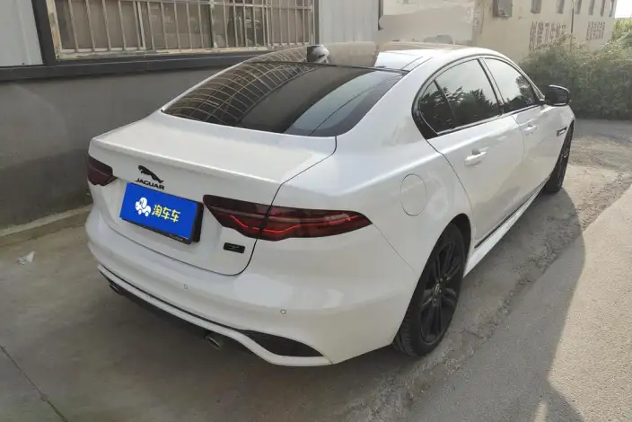 Jaguar XE L 2025 Model 2.0T 250PS R-DYNAMIC 90th Anniversary Collector Edition Edition – фото 3