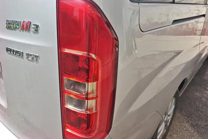 Refine M3 2023 Model PLUS 1.5T 7 seat Zhilian Edition – фото 5
