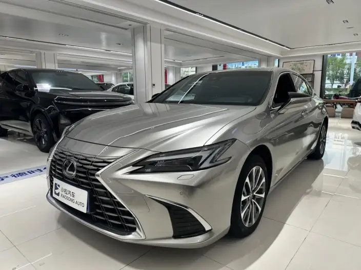 Lexus ES 2025 Model 200 Premium – фото 1