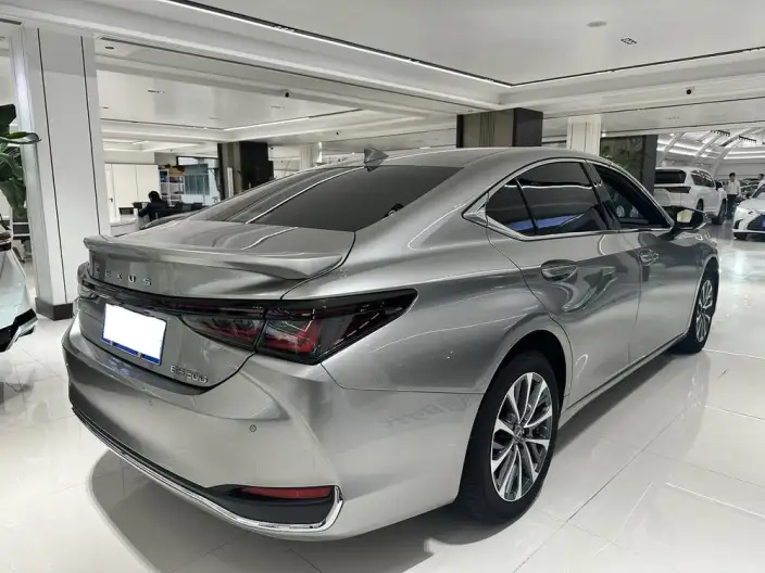 Lexus ES 2025 Model 200 Premium – фото 4