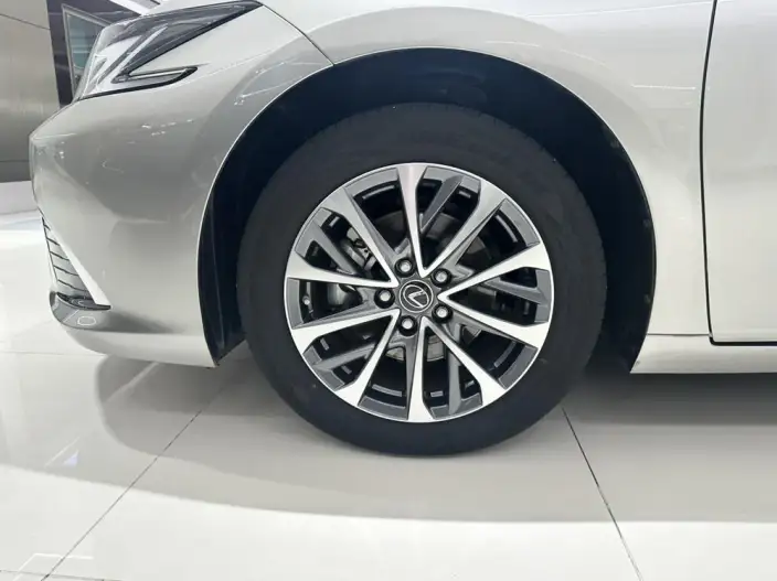 Lexus ES 2025 Model 200 Premium – фото 7