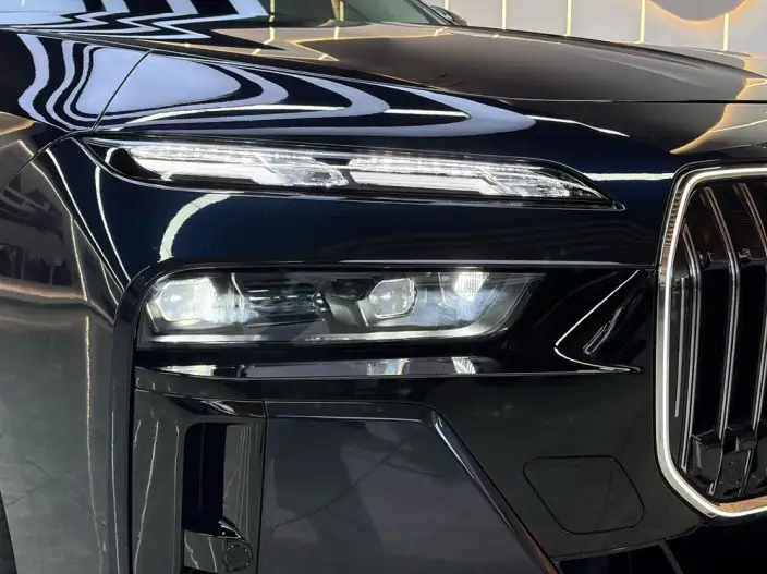 BMW 7 Series 2023 Model 740Li Leading Model M Sports Set – фото 8