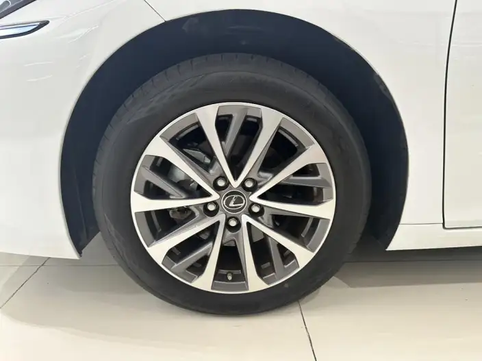Lexus ES 2025 Model 200 Premium – фото 8