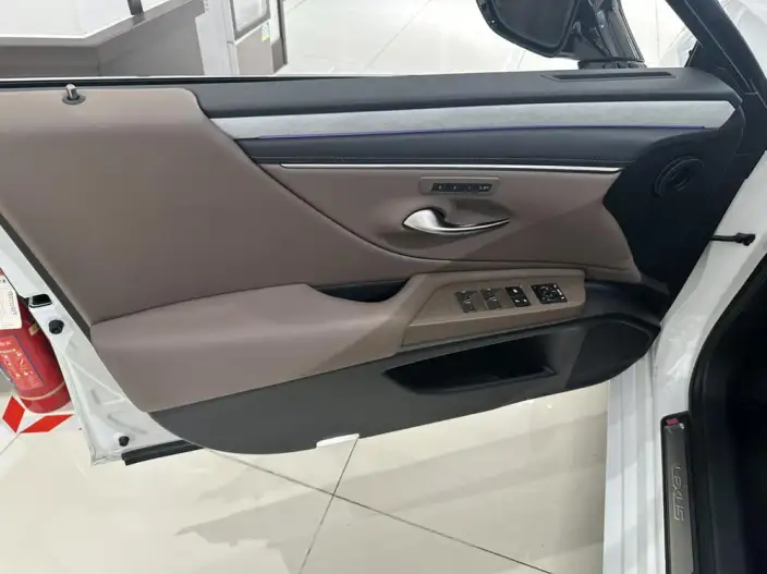Lexus ES 2025 Model 200 Premium – фото 9