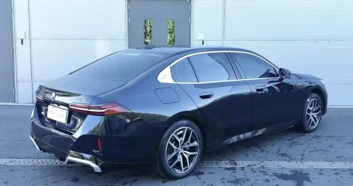 BMW i5 2025 Model eDrive35L M Sports Set – фото 4