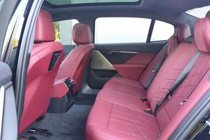 BMW i5 2025 Model eDrive35L M Sports Set – фото 10