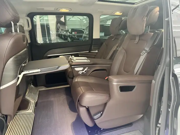 Mercedes-Benz V-Class 2024 Model V 300 L Long wheelbase Deluxe Edition – фото 7