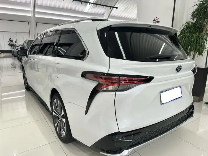 Granvia 2023 Model Intelligent Hybrid 2.5L Noble PLUS – фото 3