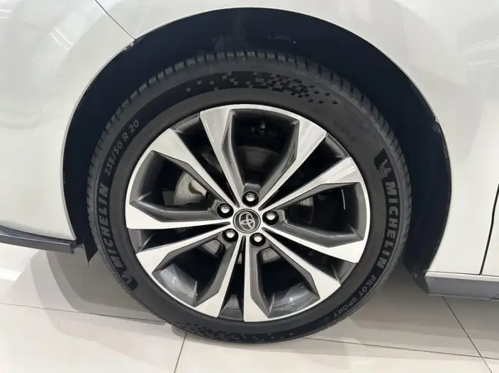 Granvia 2023 Model Intelligent Hybrid 2.5L Noble PLUS – фото 9