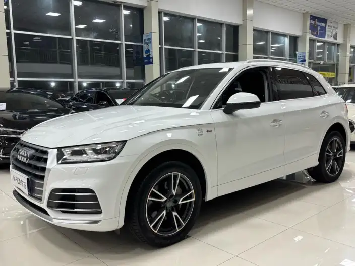 Audi Q5L 2020 Model Facelift 40 TFSI Rong Xiang Fashion Model – фото 1