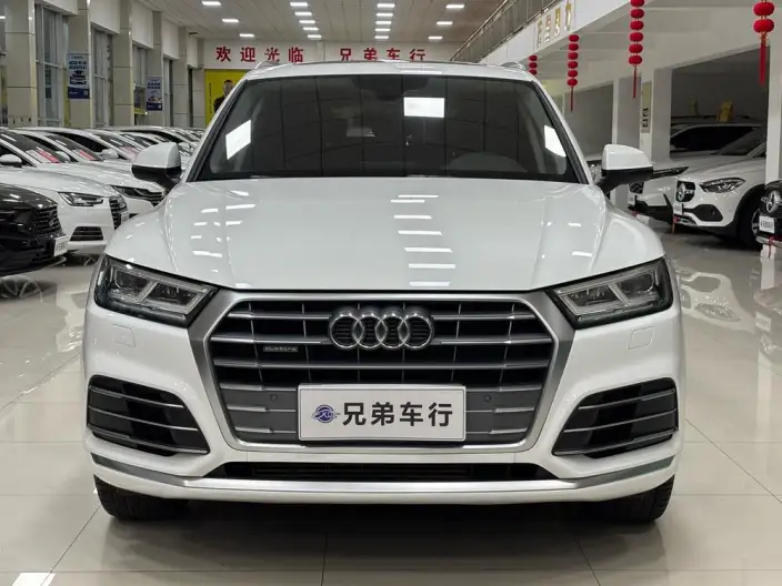 Audi Q5L 2020 Model Facelift 40 TFSI Rong Xiang Fashion Model – фото 2