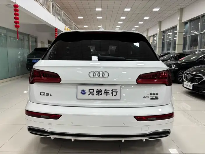 Audi Q5L 2020 Model Facelift 40 TFSI Rong Xiang Fashion Model – фото 3