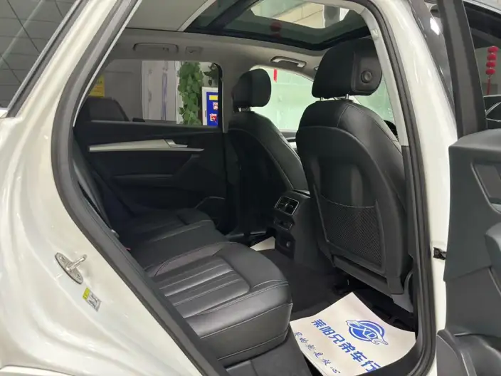 Audi Q5L 2020 Model Facelift 40 TFSI Rong Xiang Fashion Model – фото 9