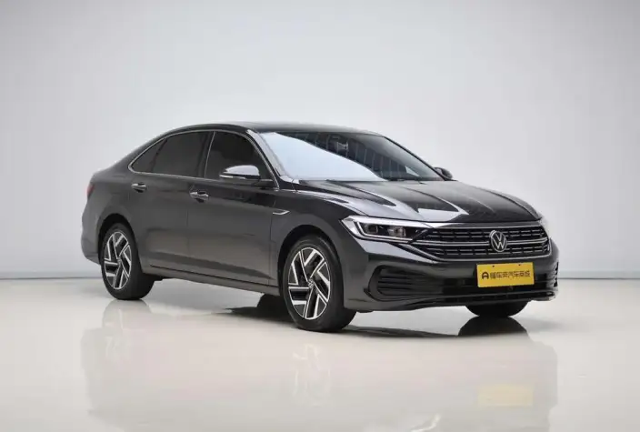 Volkswagen Sagitar 2023 Model 300TSI DSG Beyond Edition – фото 3