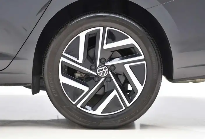 Volkswagen Sagitar 2023 Model 300TSI DSG Beyond Edition – фото 9