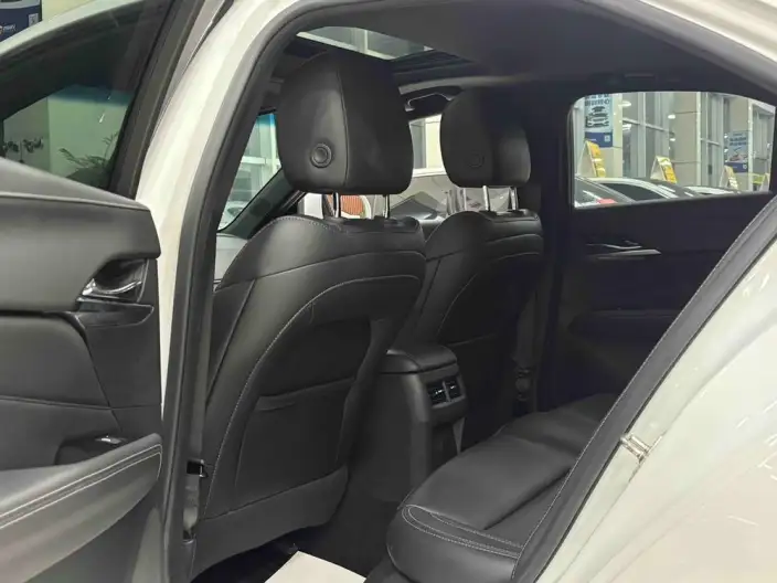 Cadillac CT4 2022 Model 28T Fashion Model – фото 8
