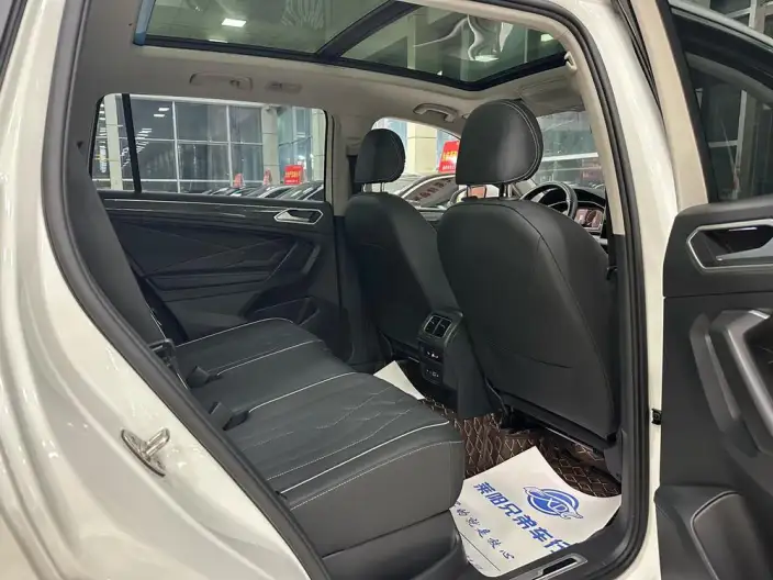 Volkswagen Tiguan L 2022 Model 330TSI Automatic 2WD R-Line Enjoy the version more – фото 5