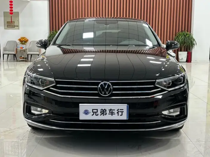 Volkswagen Magotan 2020 Model 330TSI DSG Luxury Model – фото 2