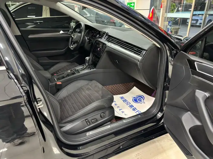 Volkswagen Magotan 2020 Model 330TSI DSG Luxury Model – фото 5