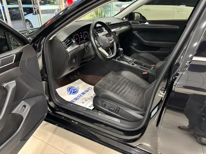 Volkswagen Magotan 2020 Model 330TSI DSG Luxury Model – фото 7
