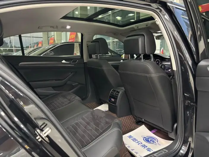 Volkswagen Magotan 2020 Model 330TSI DSG Luxury Model – фото 9