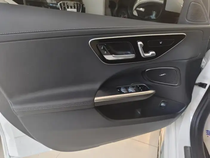Mercedes-Benz C-Class 2023 Model C 200 L Sports Edition – фото 7