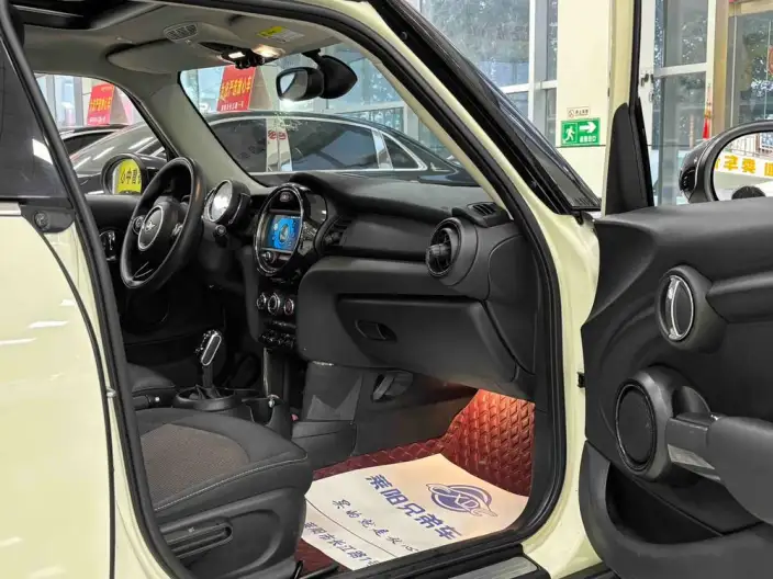 MINI 2020 Model 1.5T ONE Five-door Edition – фото 6