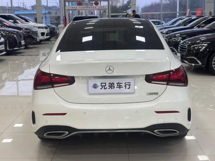 Mercedes-Benz A-class 2021 Model A 200 L Sports sedan Dynamic Edition – фото 3