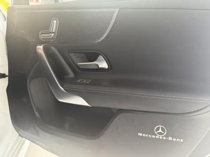 Mercedes-Benz A-class 2021 Model A 200 L Sports sedan Dynamic Edition – фото 5