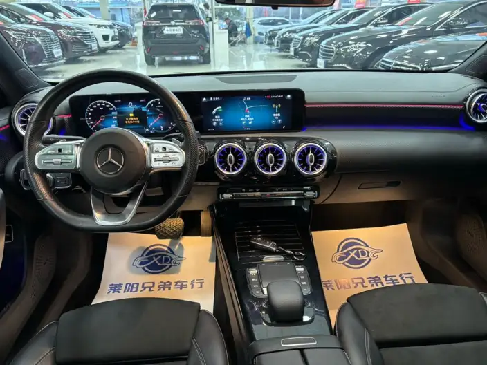 Mercedes-Benz A-class 2021 Model A 200 L Sports sedan Dynamic Edition – фото 8