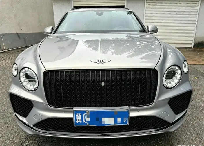 Bentayga 2024 Model 4.0T V8 Long wheelbase Edition