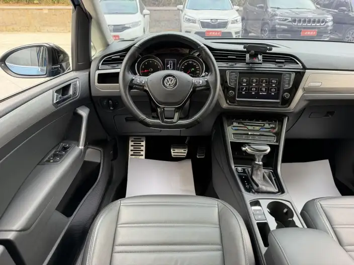 Volkswagen Touran L 2021 Model 280TSI DSG Extension Edition 7 seat – фото 5