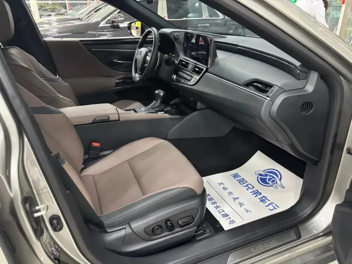 Lexus ES 2022 Model 200 Superior Edition – фото 5