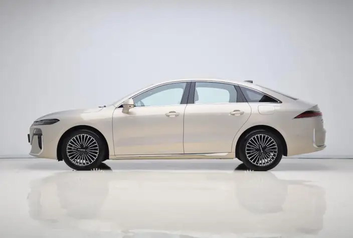 Roewe M7 DMH 2025 Model 160km Premium