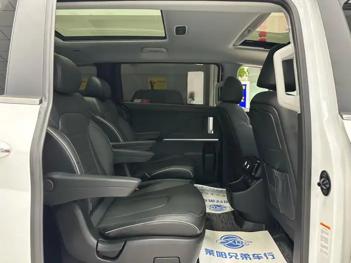 Hyundai Custin 2024 Model 270TGDi LUX Premium Edition – фото 8