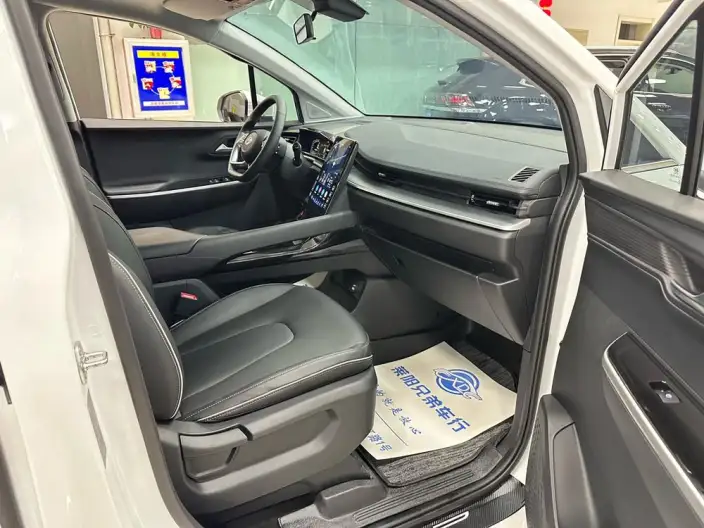 Hyundai Custin 2024 Model 270TGDi LUX Premium Edition – фото 9