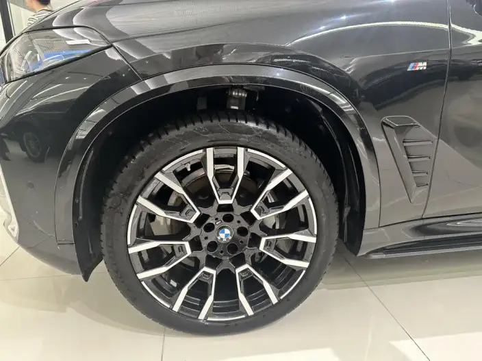 BMW X5 2023 Model xDrive40Li M Sports Set – фото 9